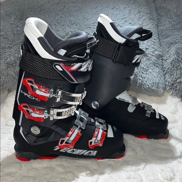 Tecnica Mach1 90 Men’s Black, Red, & White Ski Boots Size 25/25.5 300mm main image 6